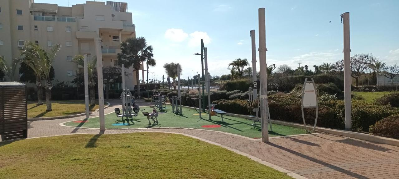Beach Suite Israel- Private Jacuzzi Garden Suite & Gym, 3 Min Walk To Beach ביץ סוייט ישראל- ג'קוזי פרטי בגינה 3 דקות הליכה לים וחדר כושר Ашкелон Екстер'єр фото