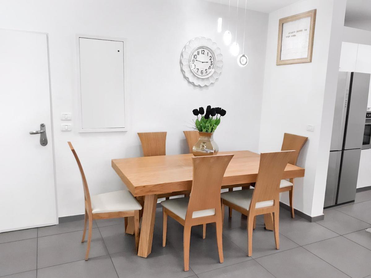 Beach Suite Israel- Private Jacuzzi Garden Suite & Gym, 3 Min Walk To Beach ביץ סוייט ישראל- ג'קוזי פרטי בגינה 3 דקות הליכה לים וחדר כושר Ашкелон Екстер'єр фото
